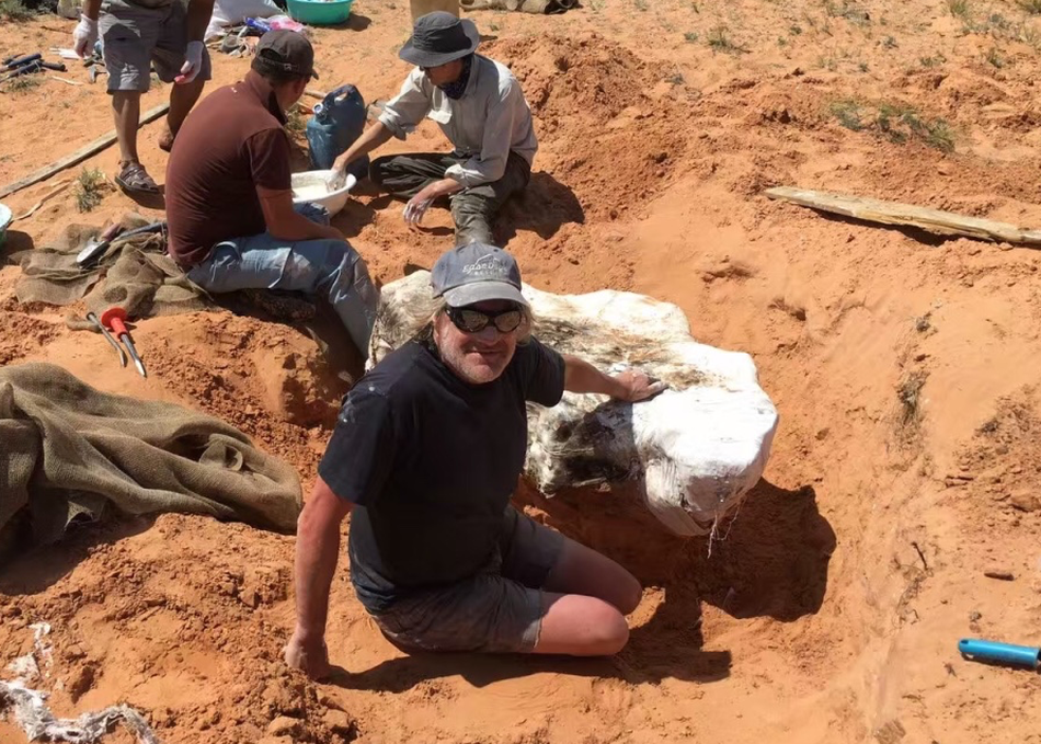 How to Think Like a Dinosaur Scientist