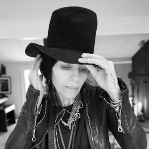 photo of Linda Perry