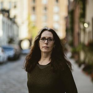 photo of Laurie Halse Anderson