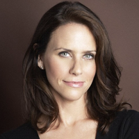 photo of Amy Landecker