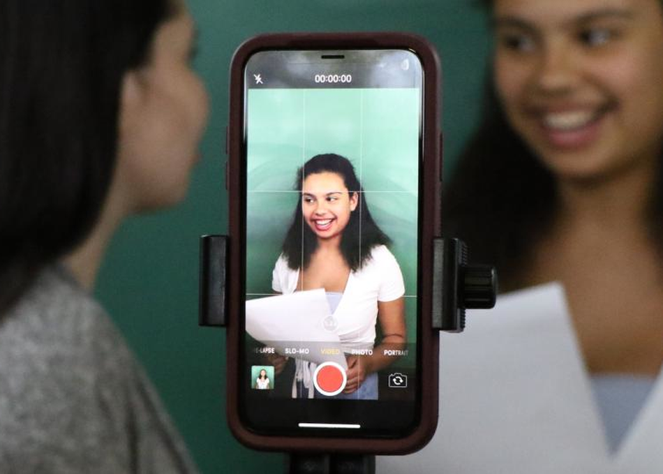 Be MediaWise: Teaching Students to Stop Hoaxes